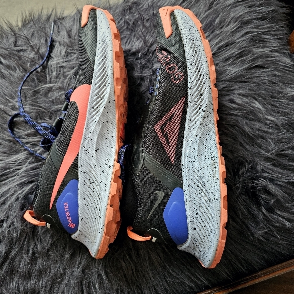 Nike Pegasus Trail 3 Gore-Tex Black/Flash Crimson-Lapis DC8794-002 Womens NWOB - Picture 12 of 12